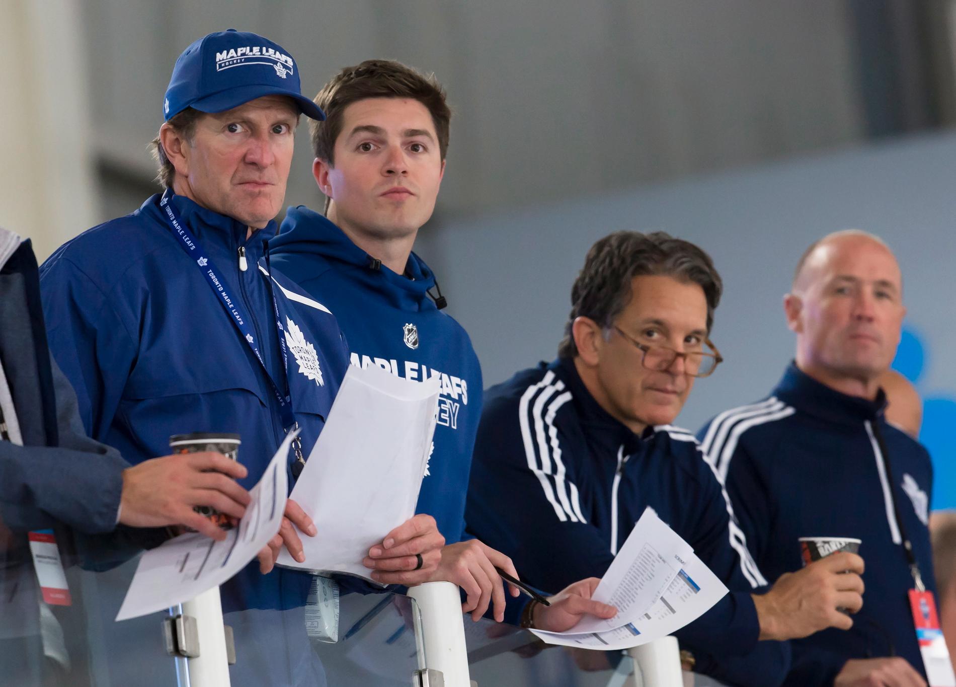 Torontos tränare Mike Babcock och general manager Kyle Dubas.