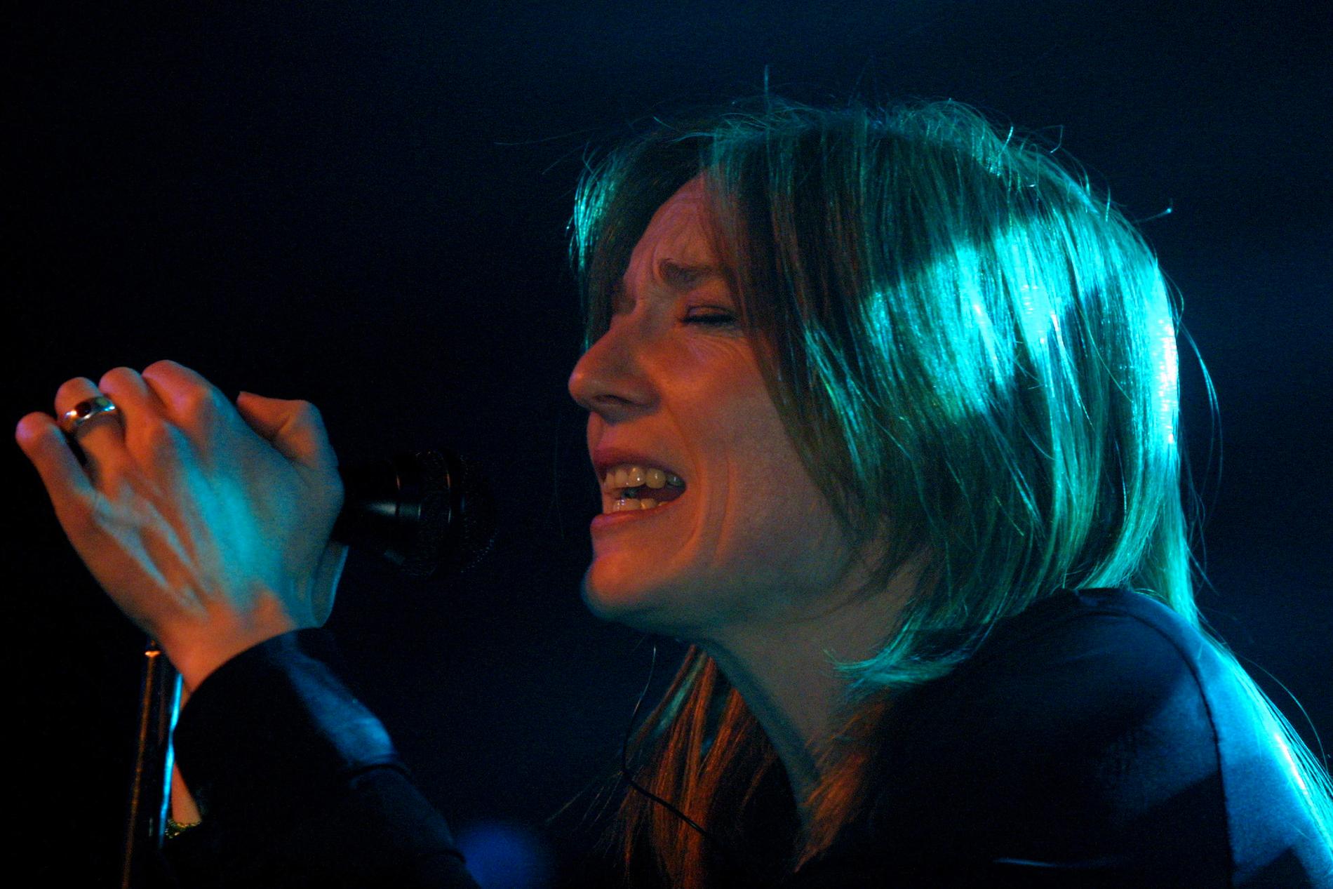 Beth Gibbons på scen i Malmö 2003, senast hon var aktuell med ny musik under eget namn. 
