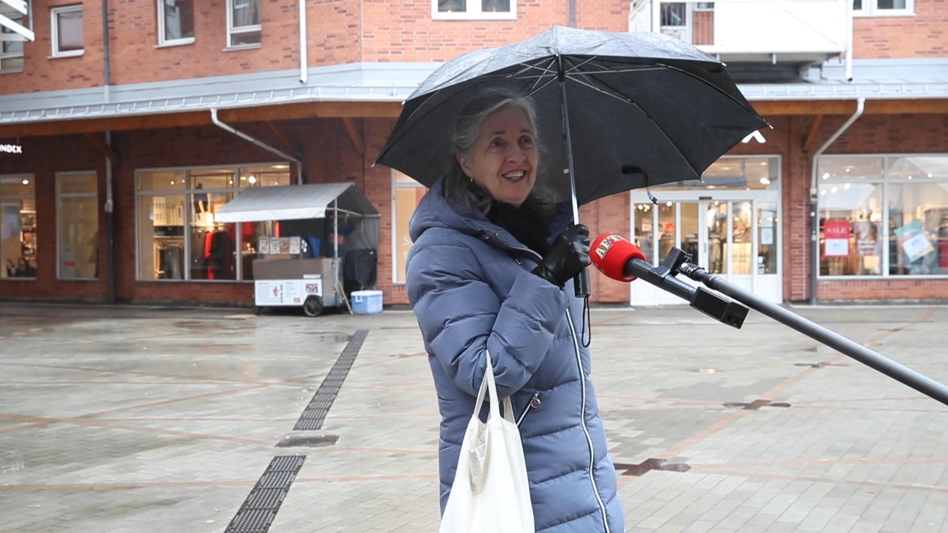 Ulla-Britt Lindholm, 75. 