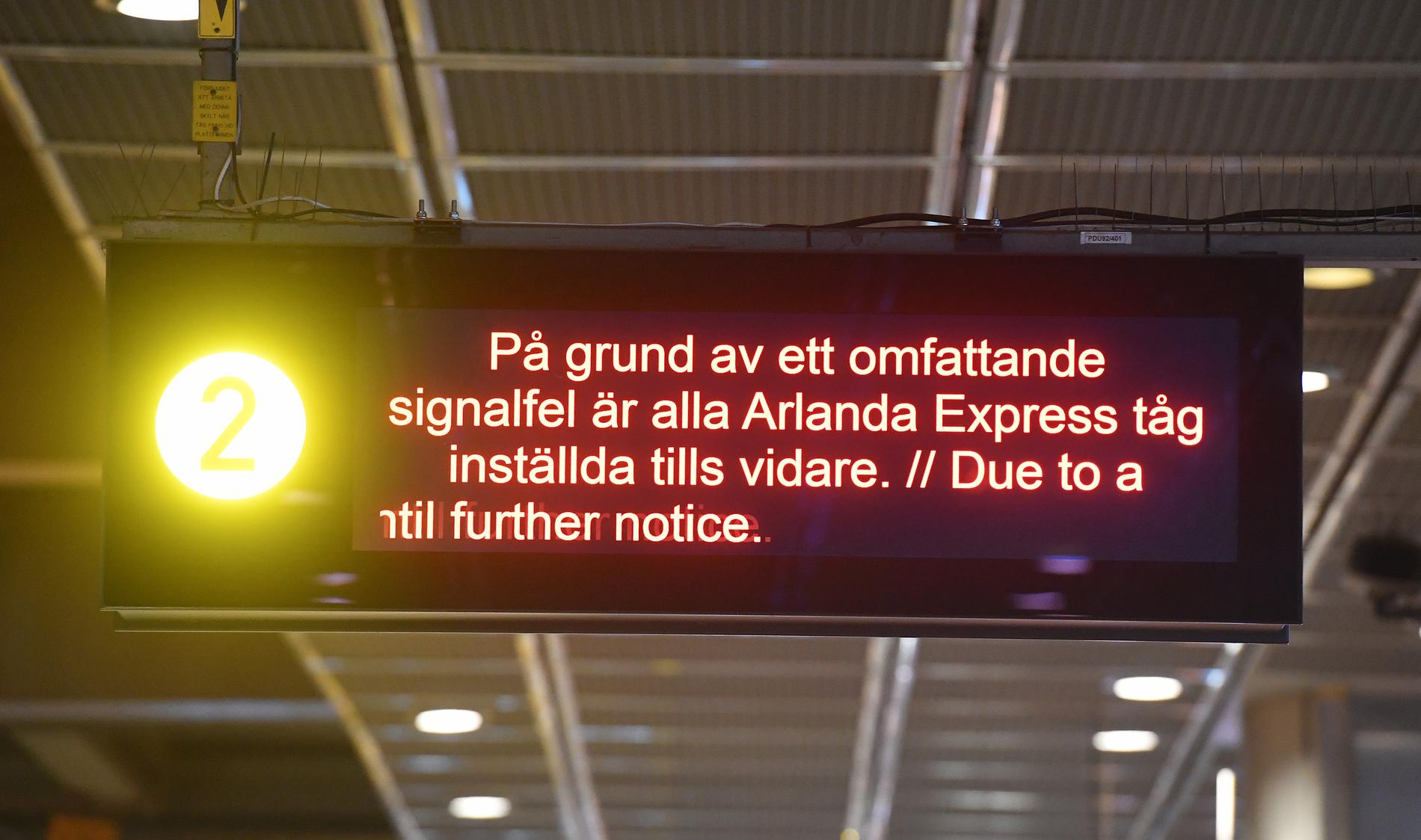 Det är just nu stopp för all tågtrafik genom centrala Stockholm.