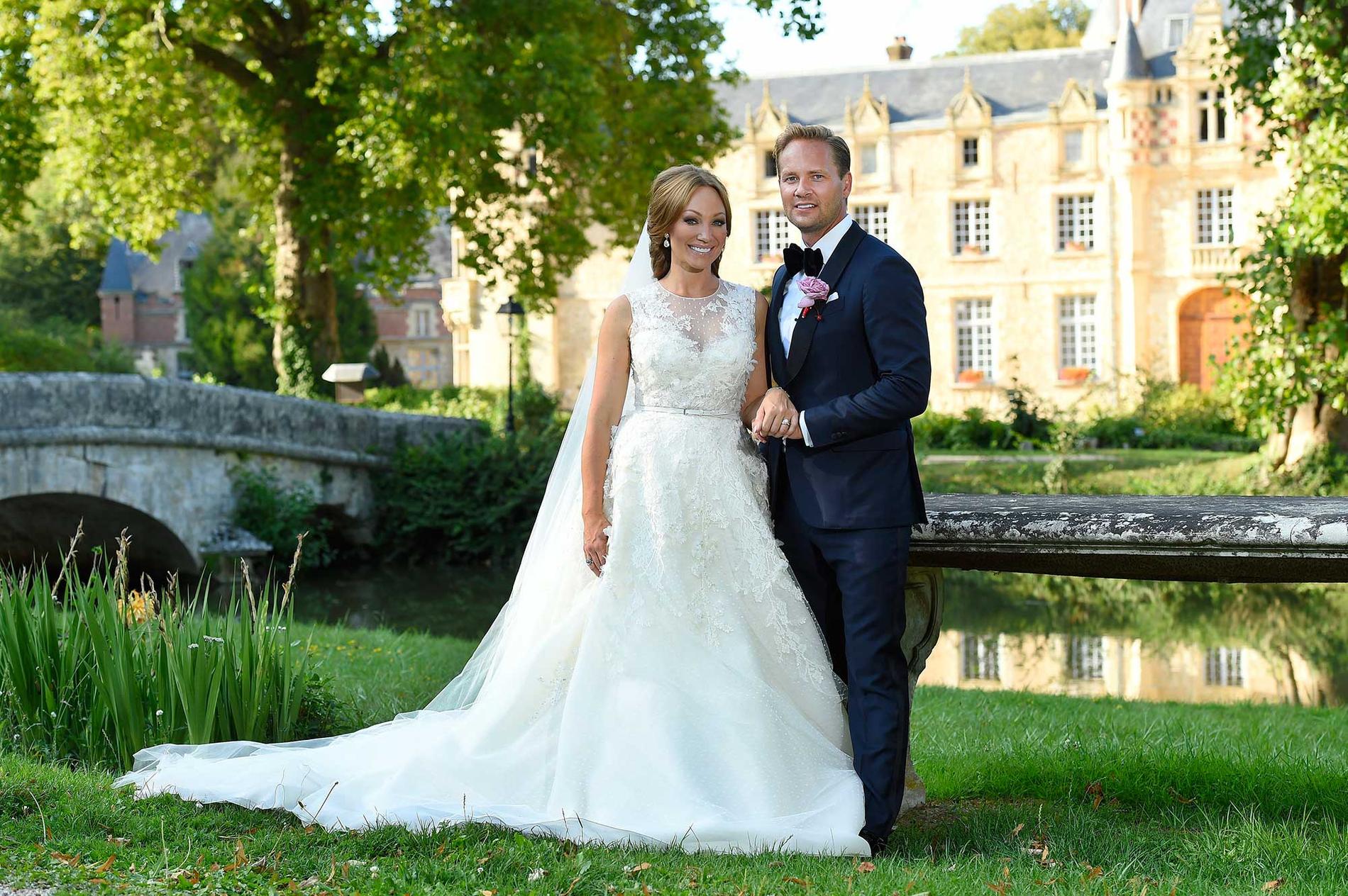 Charlotte Perrelli gifte sig på lördagseftermiddagen med Anders Jensen på Chateau d'Esclimont utanför Paris.