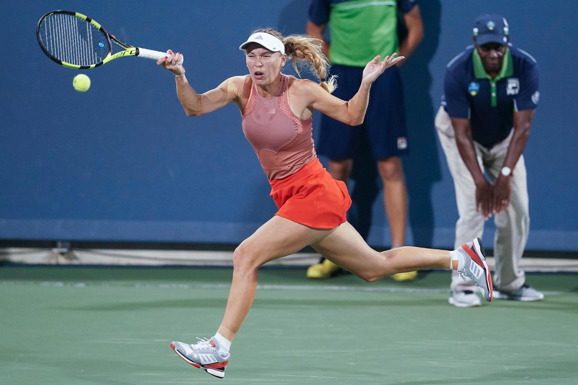 Caroline Wozniacki avbröt tennismatchen mot Kiki Bertens i Cincinnati, en och en halv vecka innan US Open.