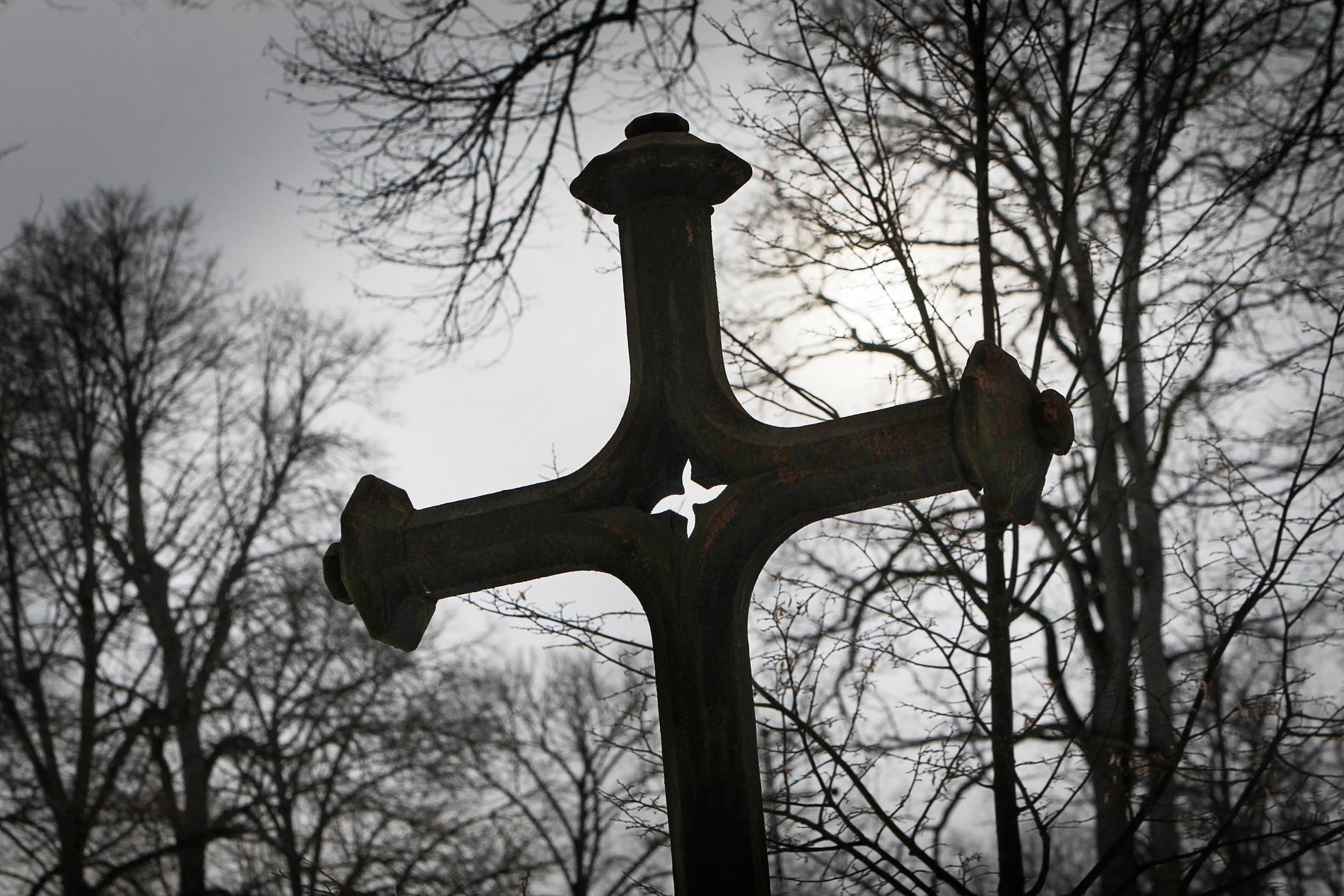 I onsdags upptäcktes att två gravsatta urnor försvunnit från en kyrkogård i sydöstra Skåne. Stölden kopplas samman med den senaste tidens metallstölder på kyrkogårdar i området. Arkivbild.