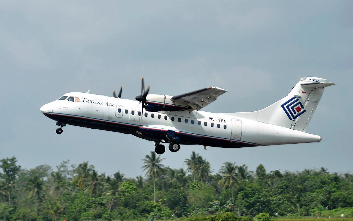 Planet, som är 27 år gammalt, tillhör flygbolaget Trigana. Bolaget har tidigare kritiserats för sina föråldrade plan och är, liksom flera indonesiska bolag, förbjudet att flyga inom EU.