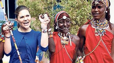 Kenya, 2009 Östafrika är många kungligheters favoritresmål. Victoria har en speciell kärlek till Kenya där hon semestrat vid flera tillfällen. Hon älskar Kinondo Kwetu, ett exklusivt gömställe söder om Mombasa och ön Lamu som även är prinsessan Caroline av Monacos favorit.