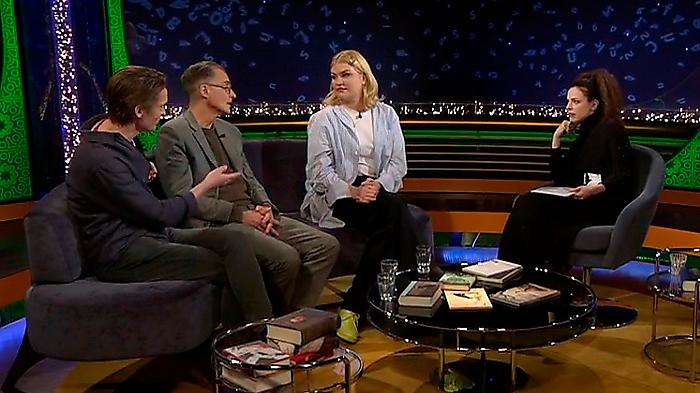 Ur ”Babel” i SVT 3 mars. Sven Anders Johansson, Aris Fioretos och Tone Schunnesson samt programledaren Jessika Gedin diskuterar barn- och ungdomslitteratur.