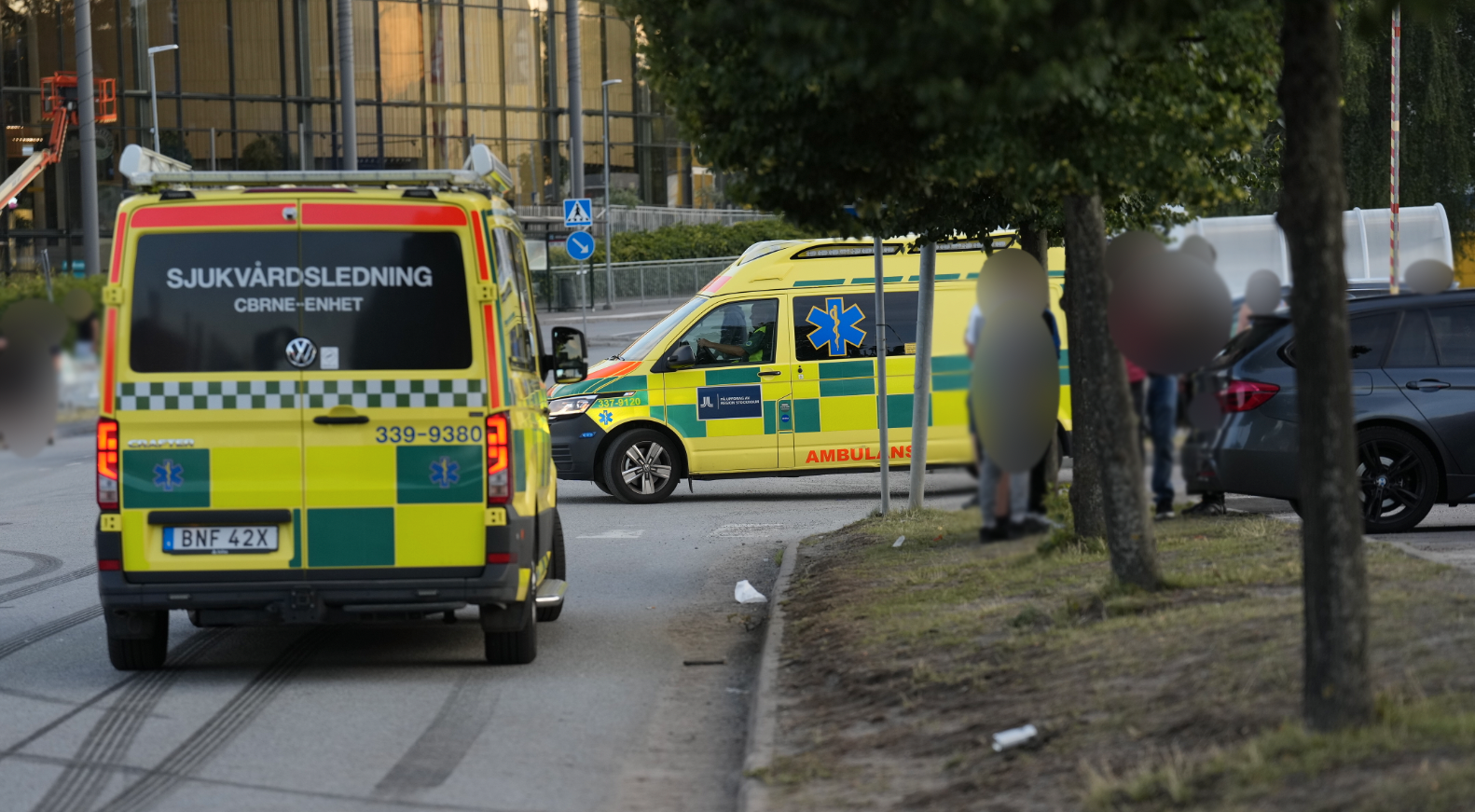 Ambulanser vid olycksplatsen.