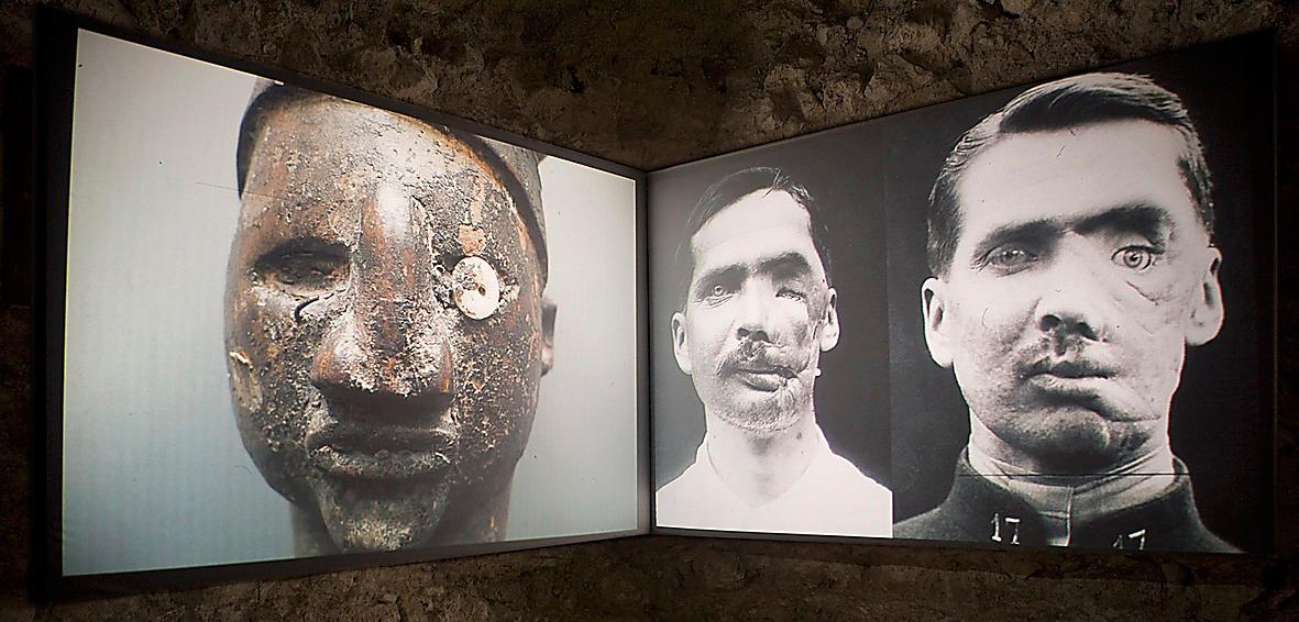 Kader Attia, "Open your eyes", installationsvy, 2010. Foto: Kader Attia/BUS 2015