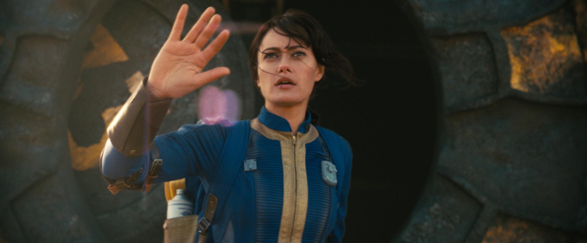 Ella Purnell (Lucy) konfronteras med en dystopisk värld i “Fallout”. Pressbild.