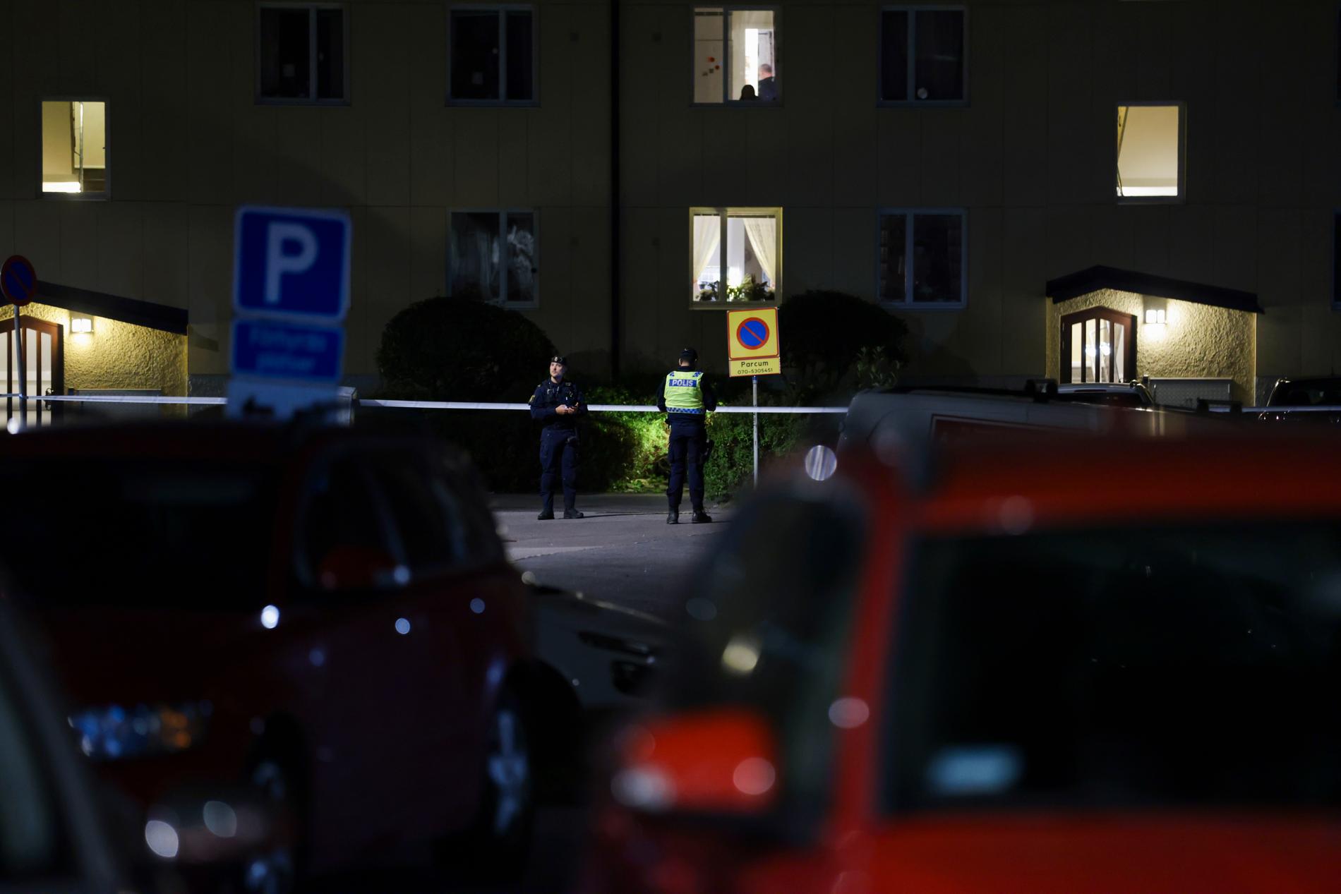 Sammanlagt fyra personer är misstänkta för brott efter skjutningen i Norrköping förra torsdagen.