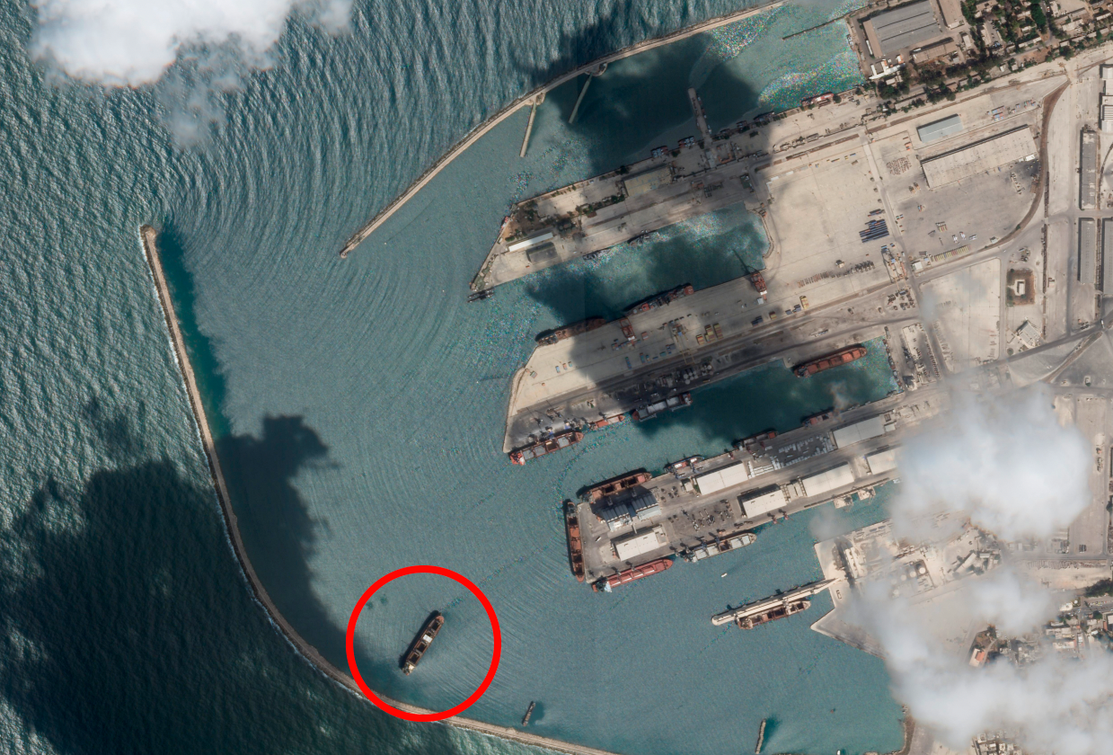 Satellitbild över hamnen i Tartus i Syrien i måndags. Fartget på bilden sägs vara lastfartyget Razoni.