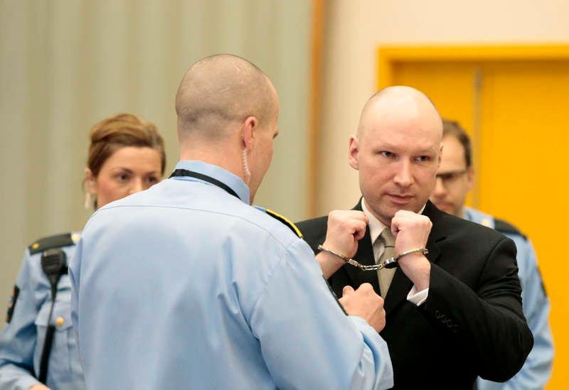 Anders Behring Breivik vann rättegång i Oslo. Den norske terroristen, som sommaren 2011 mördade 77 personer, stämde Norge för brott mot hans mänskliga rättigheter. Han förlorade på vissa punkter, vann på andra. Breiviks framgång förvånade experter.