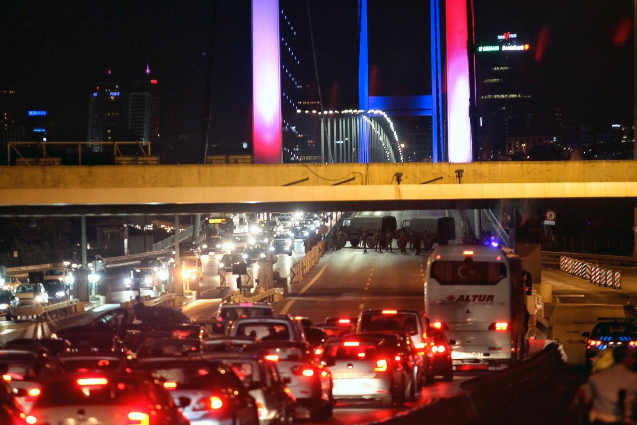 Bosphorusbron i Istanbul.