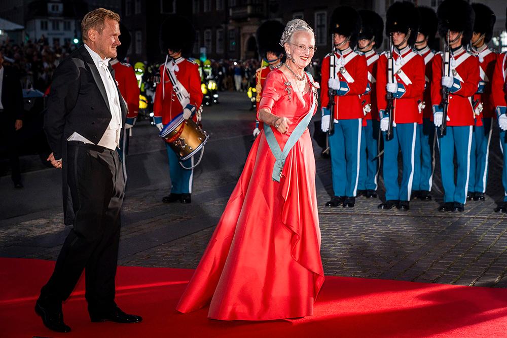 Drottning Margrethe tog beslutet att ta bort prins Joachims barns prins- och prinsesstitlarna. Från och med 1 januari 2023 har de enbart kvar sina greve- och grevinnetitlar. 