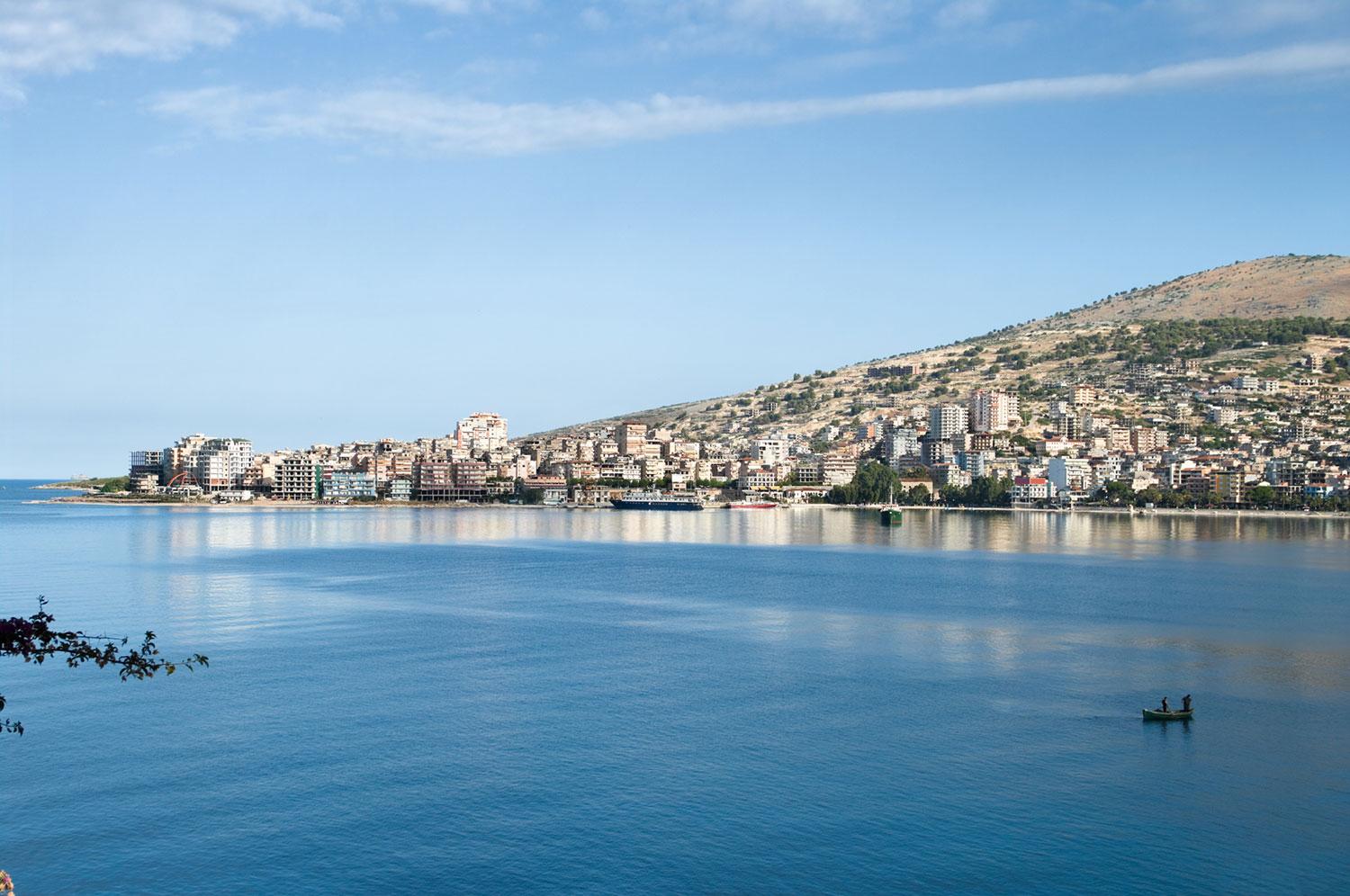 Saranda i Albanien ligger nära grekiska ön Korfu.