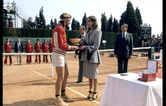 Monte Carlo GP 1979. Björn får pokalen av prinsessan Caroline, Monaco.