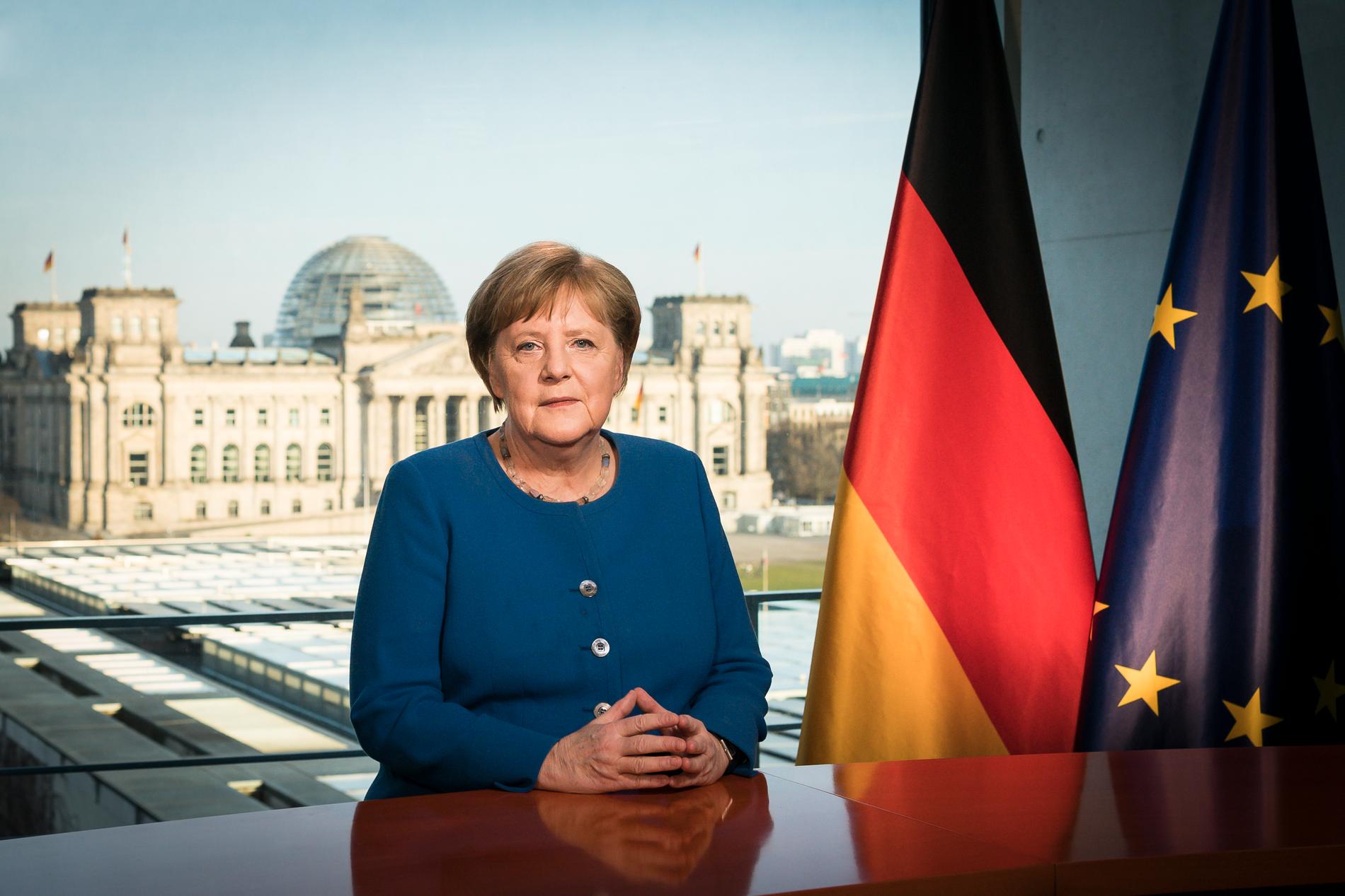Tysklands förbundskansler Angela Merkel och hennes regering förbereder ett stödpaket på motsvarande 450 miljarder kronor till egenföretagare och småföretagare. Arkivbild.