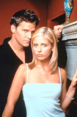 Sarah Michelle Gellar och David Boreanez i ”Buffy och vampyrerna”