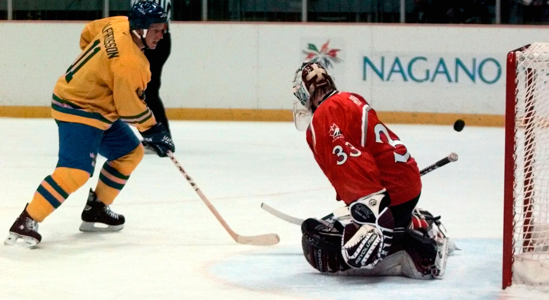 OS-turneringen i Nagano 1998 är inget som Alfredsson vill minnas trots målet här!