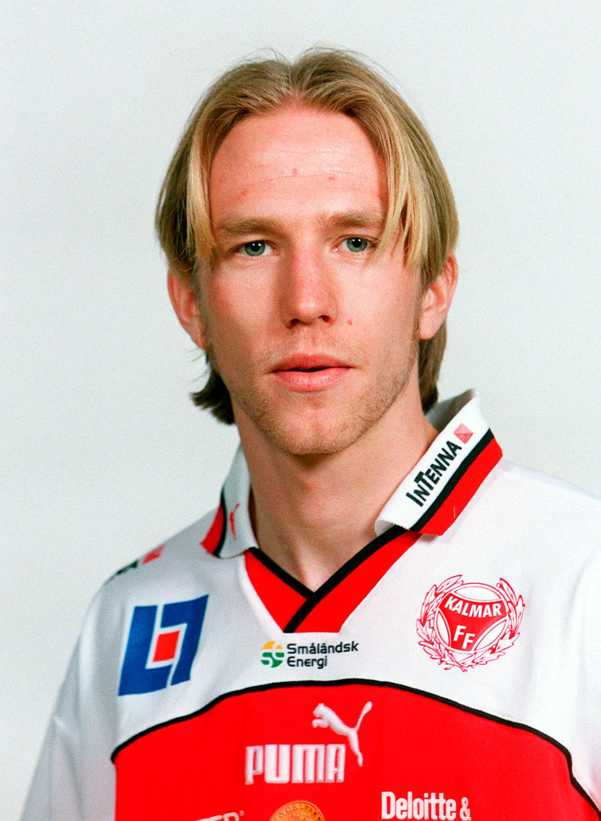 2002 fanns fortfarande håret kvar på hjässan. Och Henrik Rydström hade redan gjort nio säsonger i KFF.
Foto: Bildbyrån