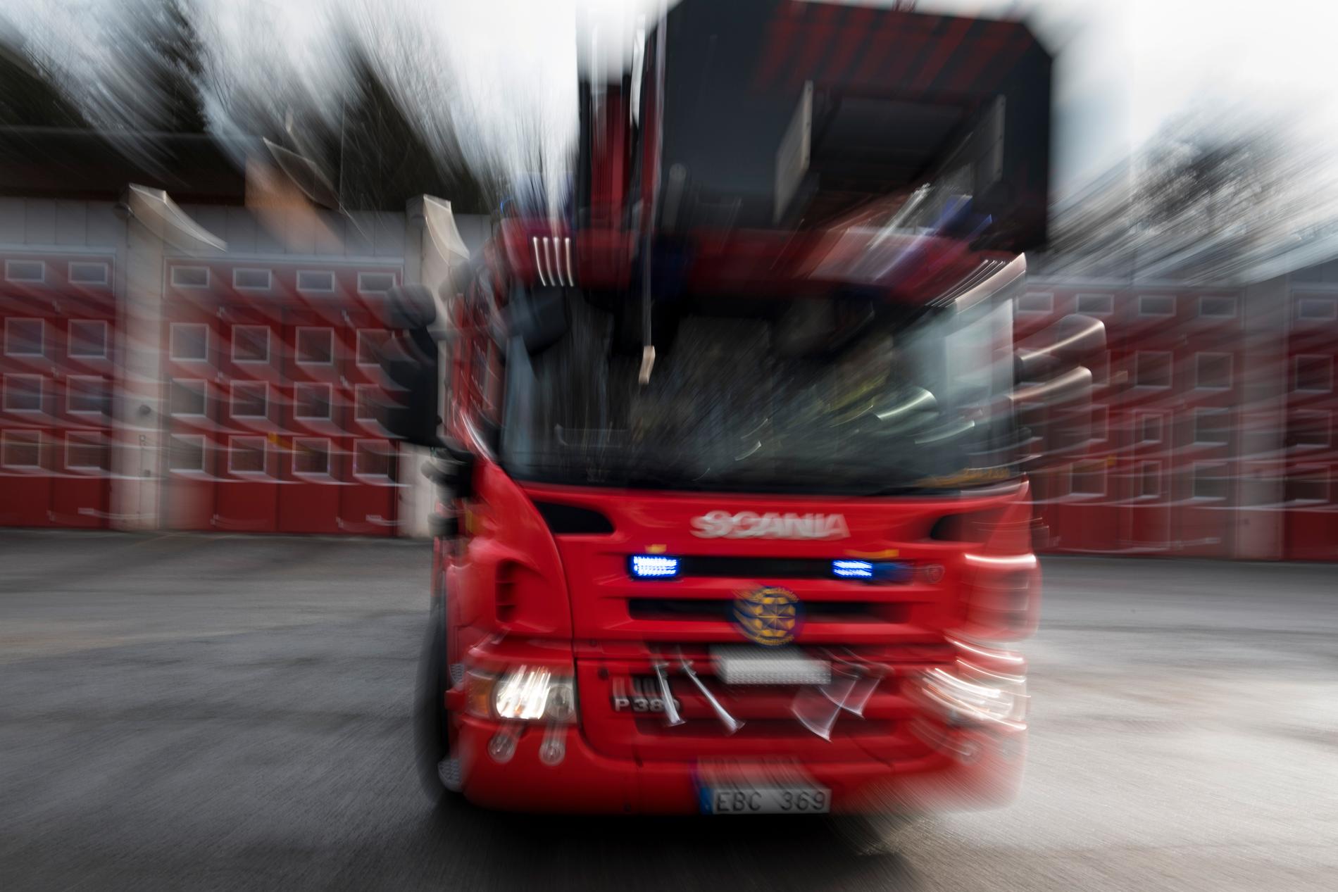 En person fördes till sjukhus efter en brand i Hässleholms kommun. Arkivbild.