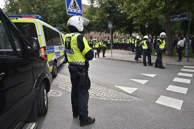 Polis på plats i Malmö.