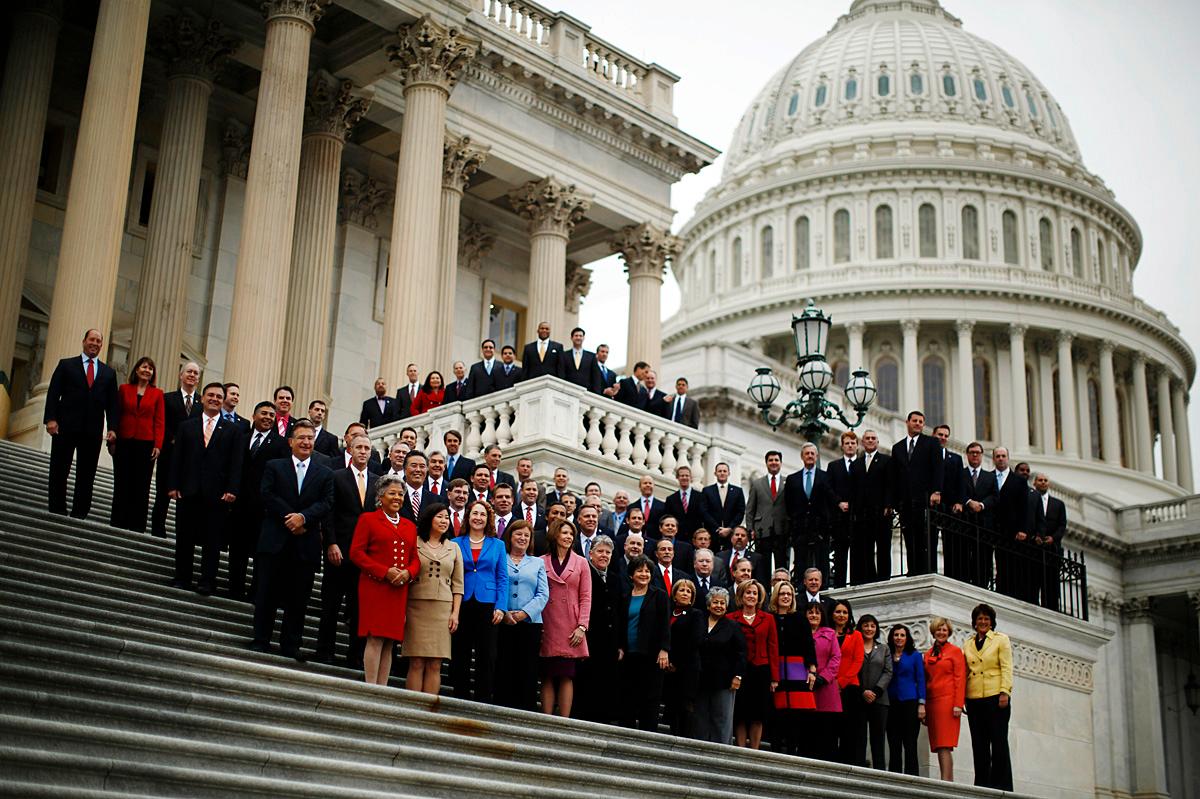 Här är de senaste medlemmarna av representanthusets 435 ledamöter som nu ska avgöra USA:s ekonomiska framtid. Bilden är tagen den 15 november 2012.
