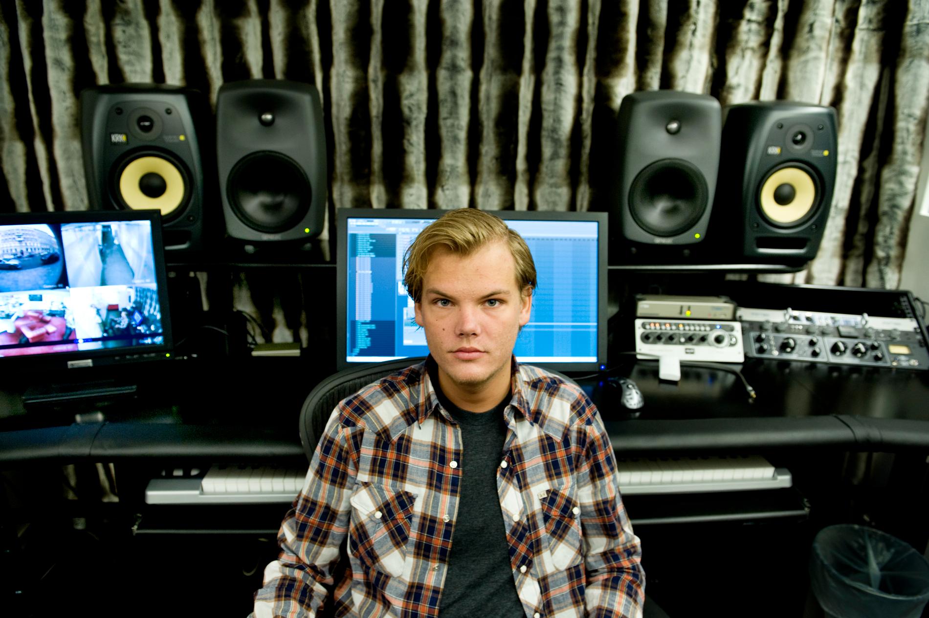 Tim ”Avicii” Bergling, fotograferad i sin studio 2011.