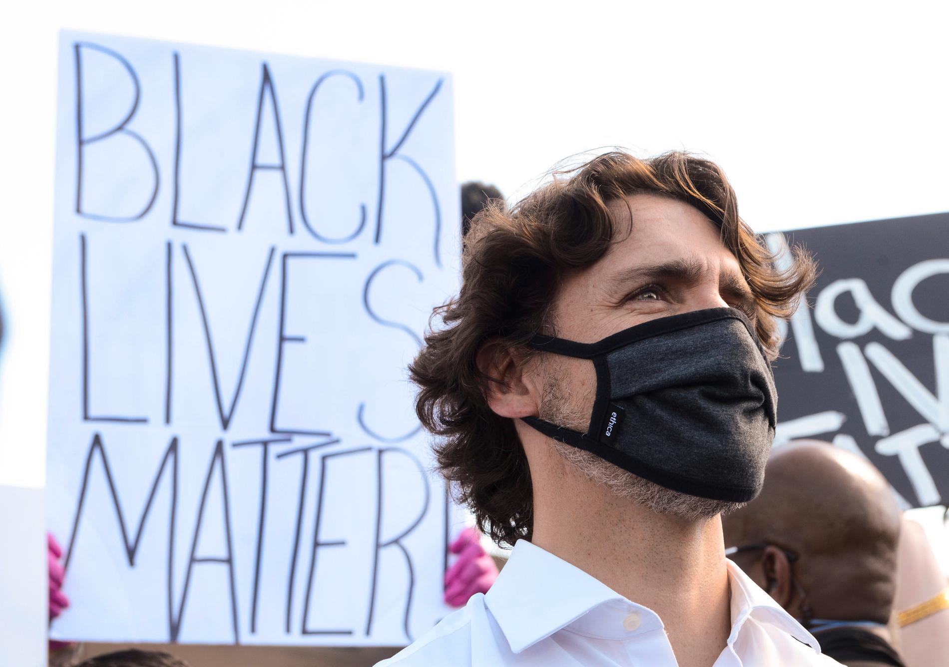 Kanadas premiärminister Justin Trudeau medverkade vid en Black lives matter-protest i huvudstaden Ottawa i fredags.