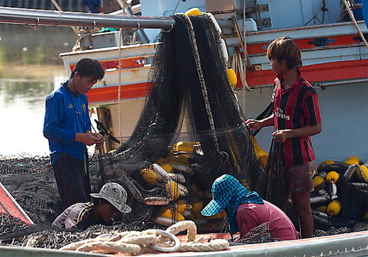 Immigranter utynyttjas som slavarbetare på många thailändska fiskebåtar där de kan tvingas arbeta 20 timmar om dygnet. Foto: AP