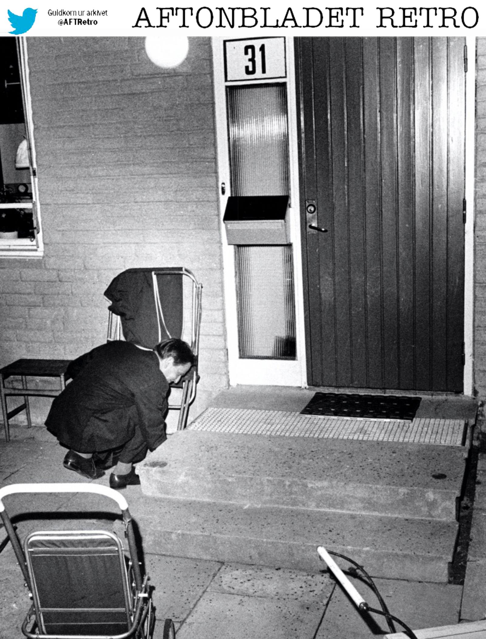 På 1970-talet såg säkerheten lite annorlunda ut för våra toppolitiker. Efter valsegern 1970 grävde statsminister Olof Palme fram husnyckeln under farstubron där Lisbet lagt den.