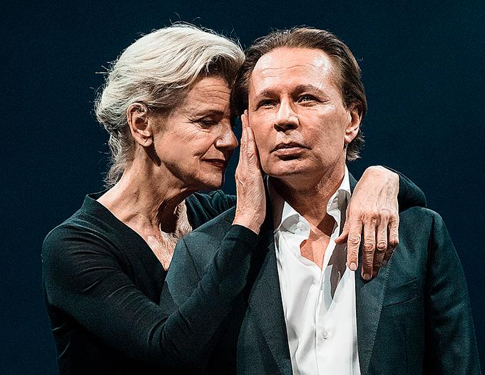 Stina Ekblad och Reine Brynolfsson  i ”Oidipus/Antigone”.