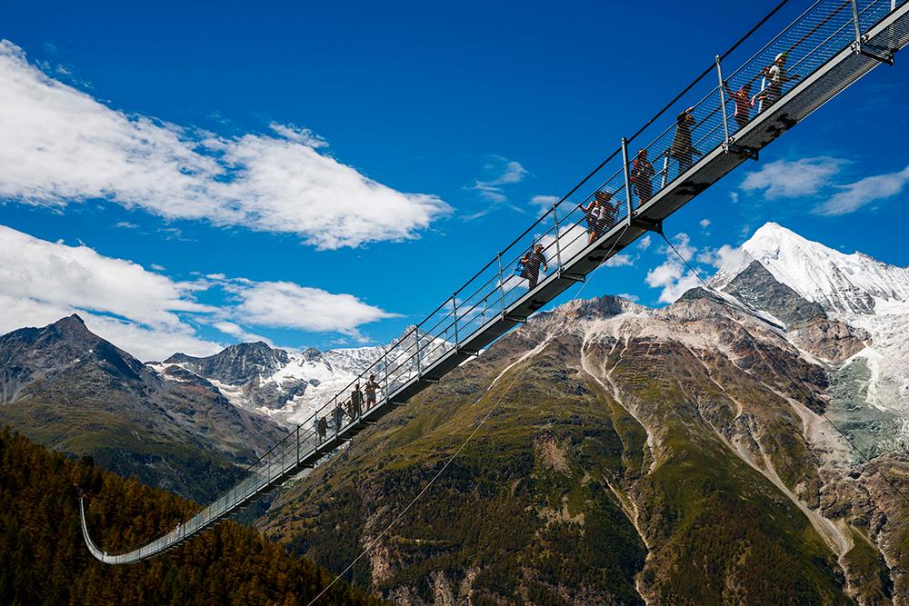 494 meter lång är den världens längsta gångbro.