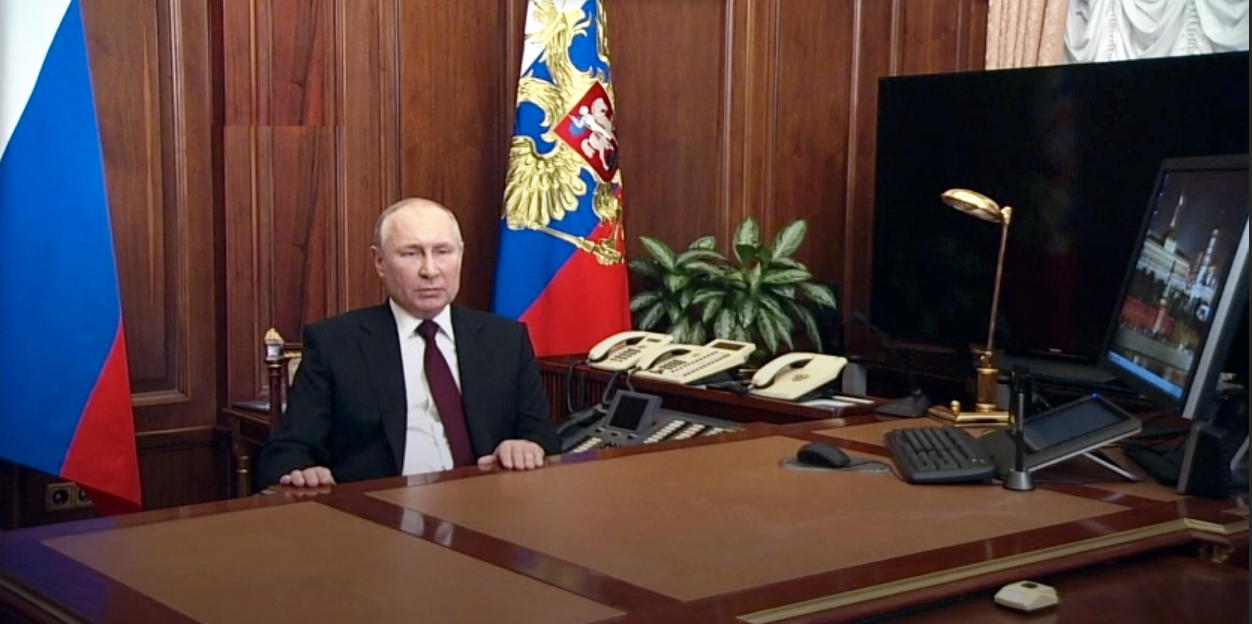 Rysslands president Vladimir Putin under sitt tal till nationen på måndagskvällen. 