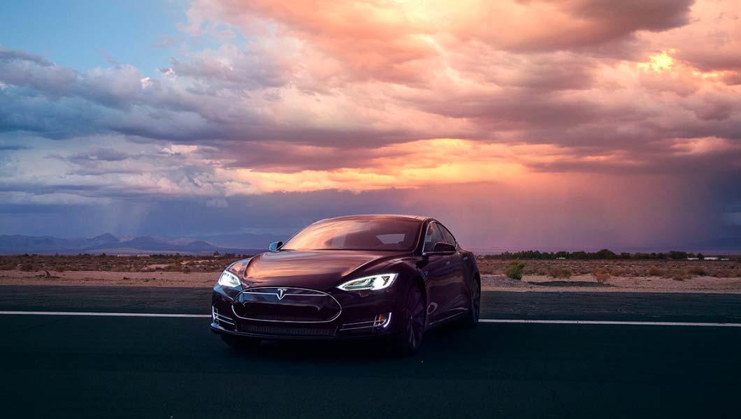 Tesla återkallade alla Model S för att testrycka i säkerhetsbältet