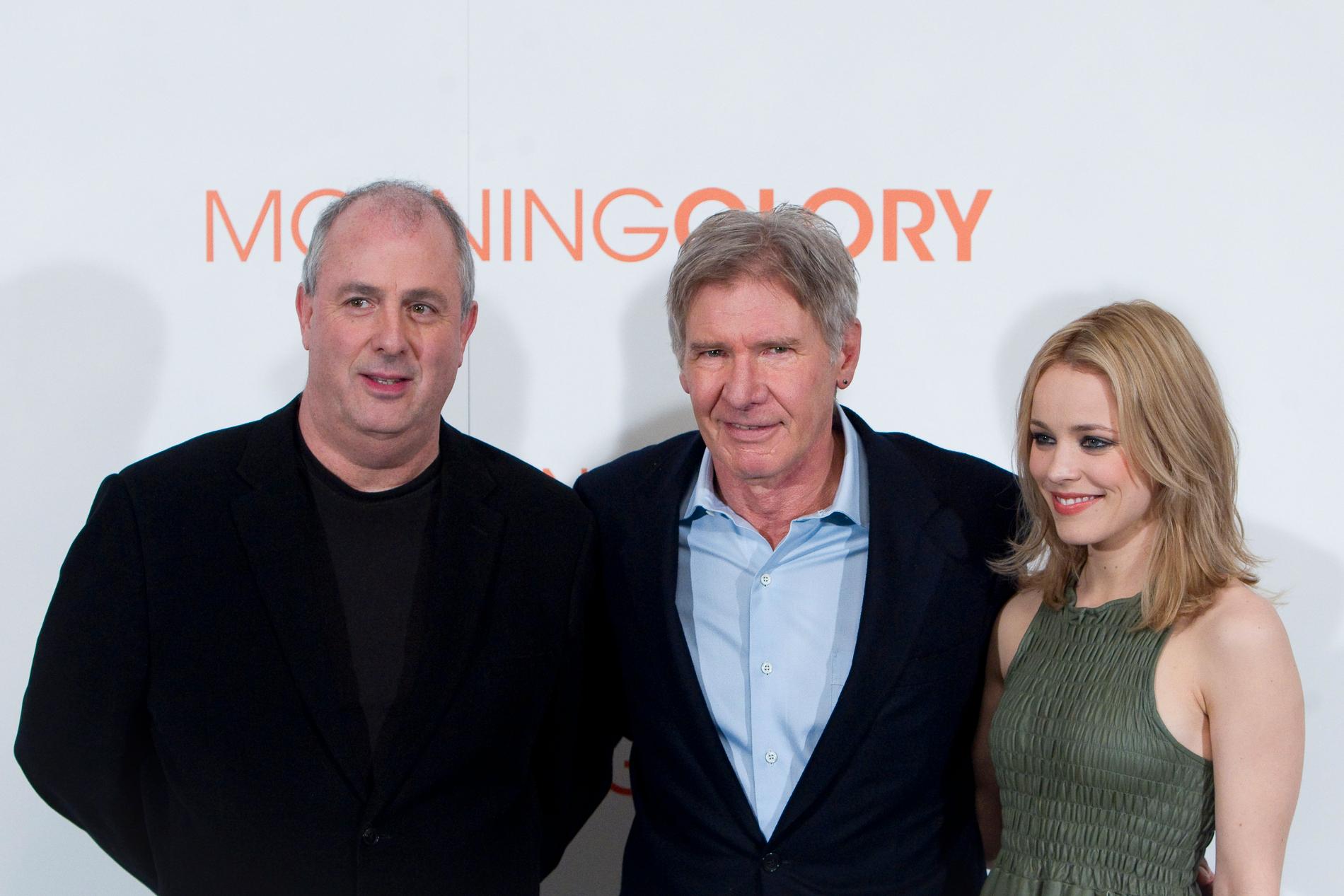 Roger Michell tillsammans med Harrison Ford och Rachel McAdams som han regisserade i filmen ”Morning glory”.