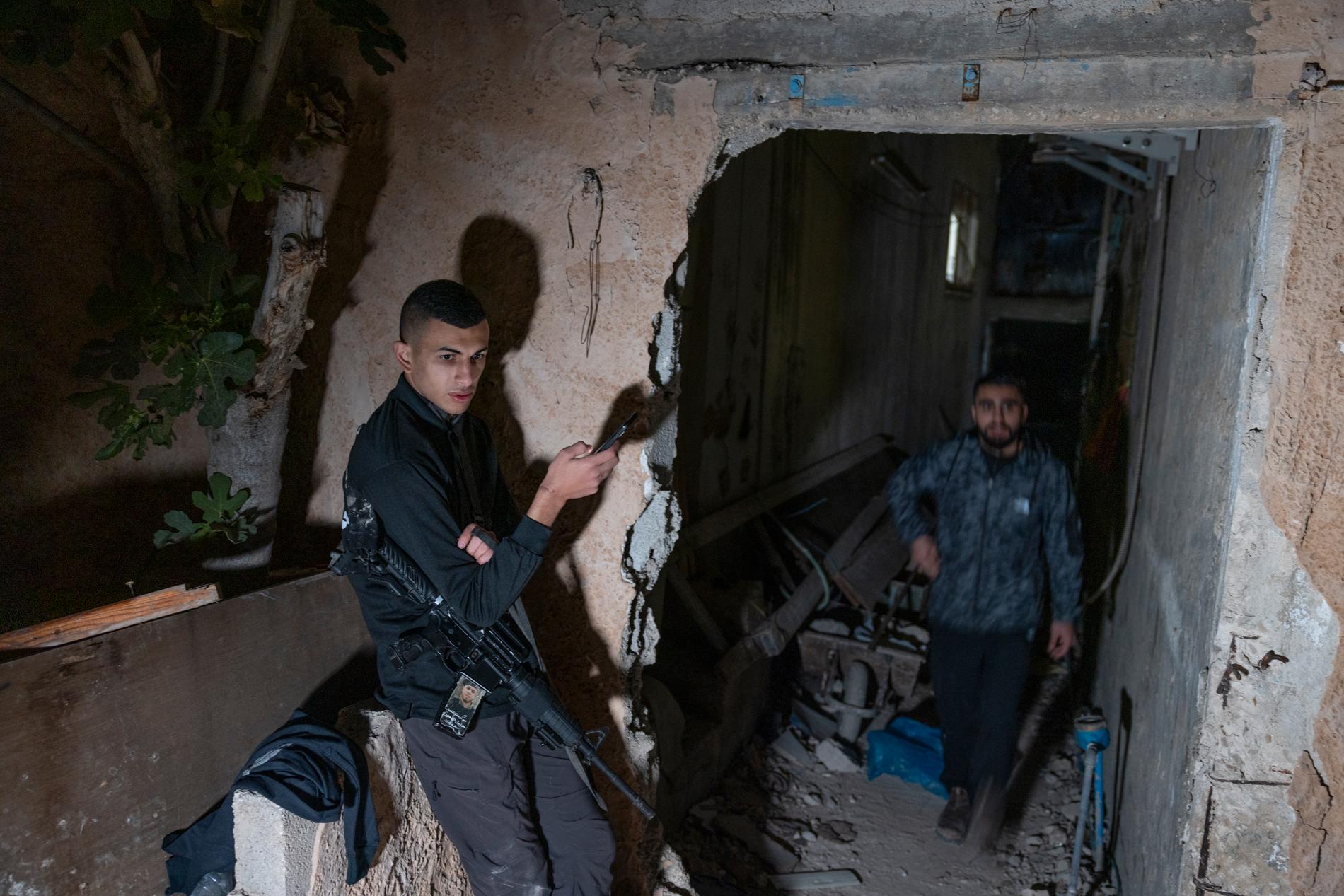 Medlemmar i Palestinska Islamiska Jihad vaktar gatorna i Jenin.