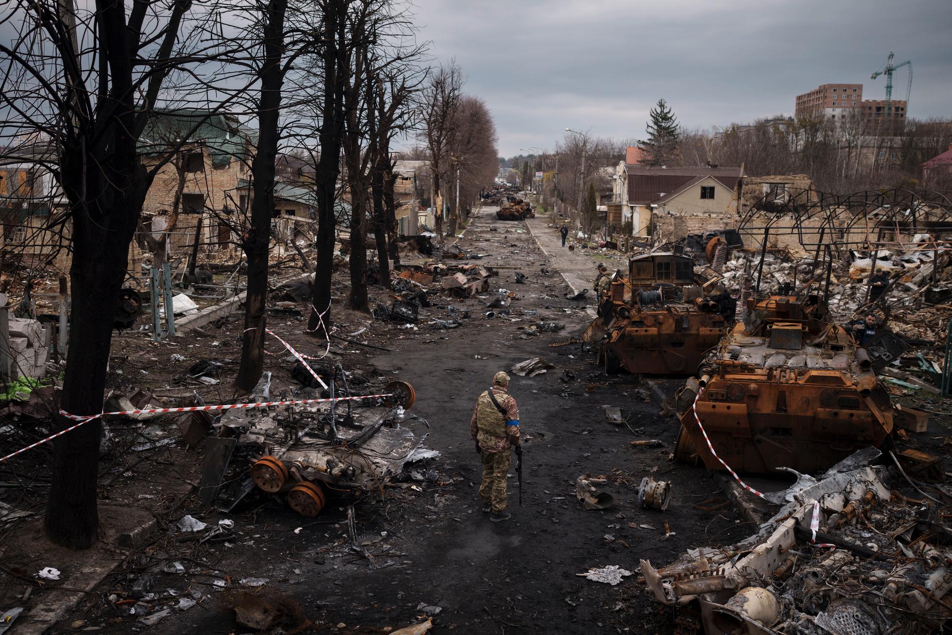 Bilderna från ukrainska Butja har chockat världen. Den tidigare stillsamma förstaden till Kiev har till stora delar raserats.