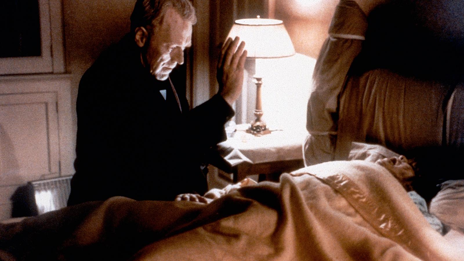 Max von Sydow och Linda Blair i en scen i ”Exorcisten”.