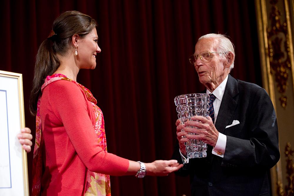 2011 utsågs han till Årets svensk i världen – och fick ta emot priset av kronprinsessan Victoria.