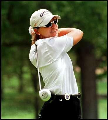 Annika Sörenstam inledde LPGA-mästerskapen godkänt. Med ett under par finns hon med bland de tio bästa.