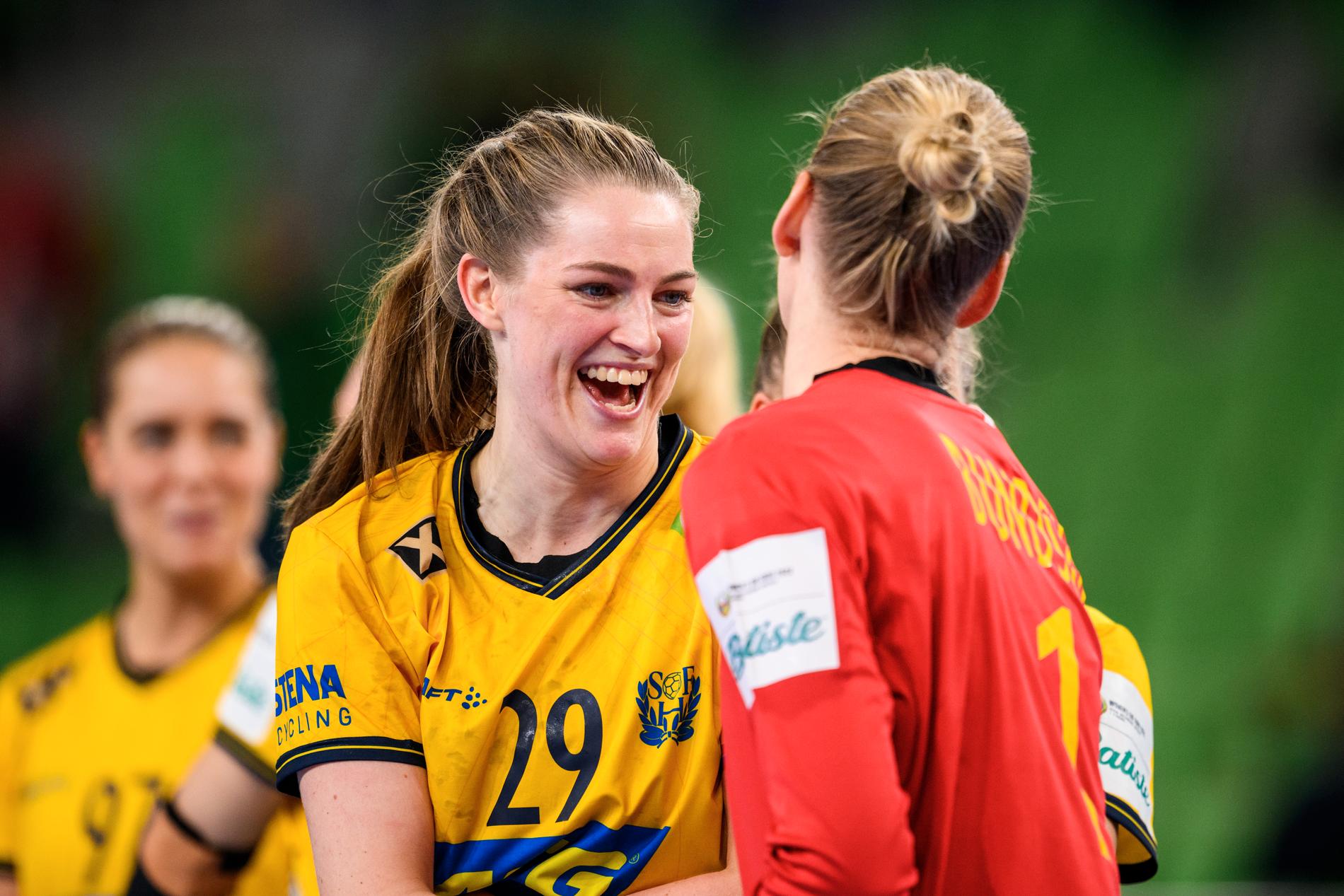 Kristin Thorleifsdóttir sprider glädje och energi i landslaget.