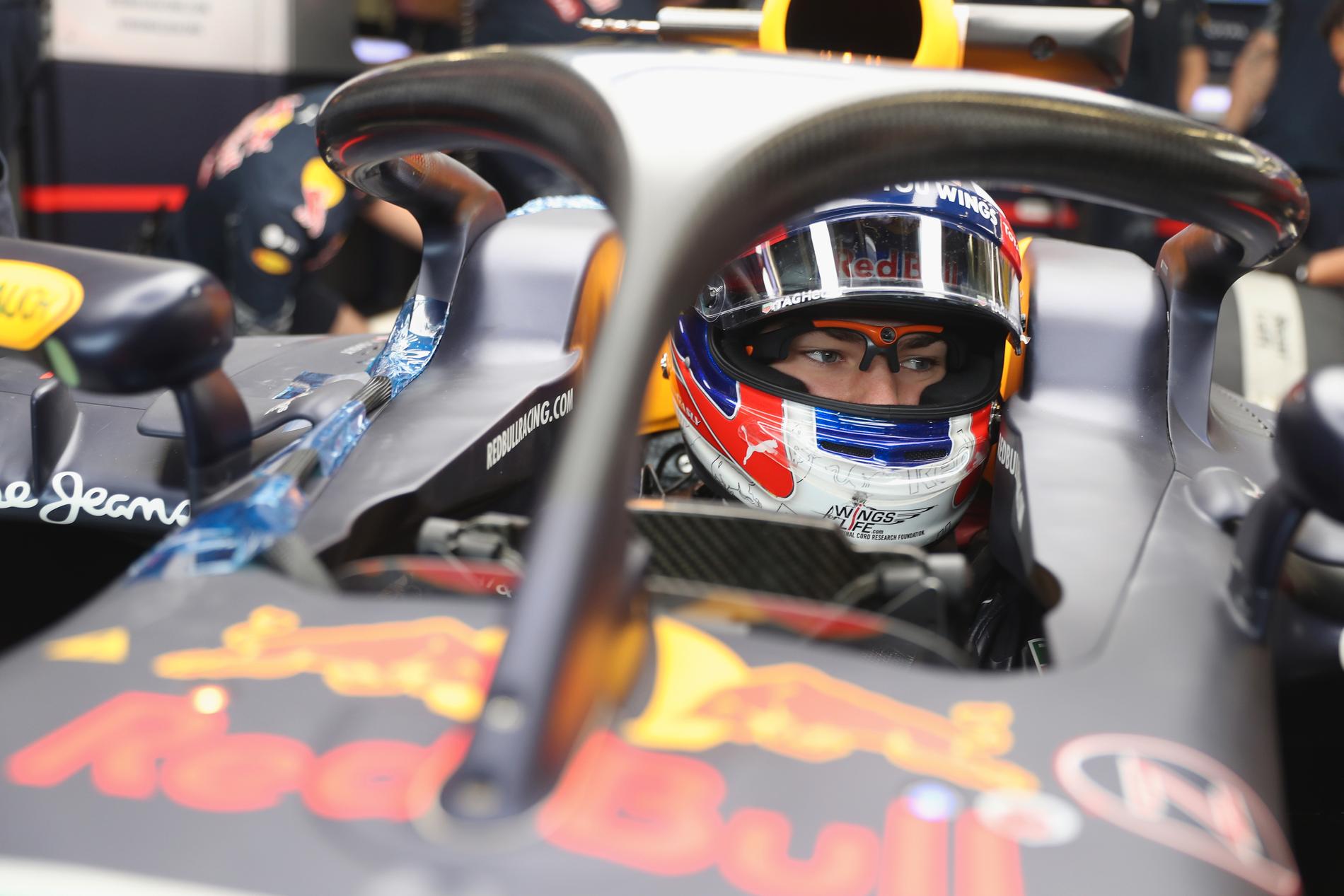 Lewis Hamilton kritisk mot Formel 1 och cockpitskyddet Halo