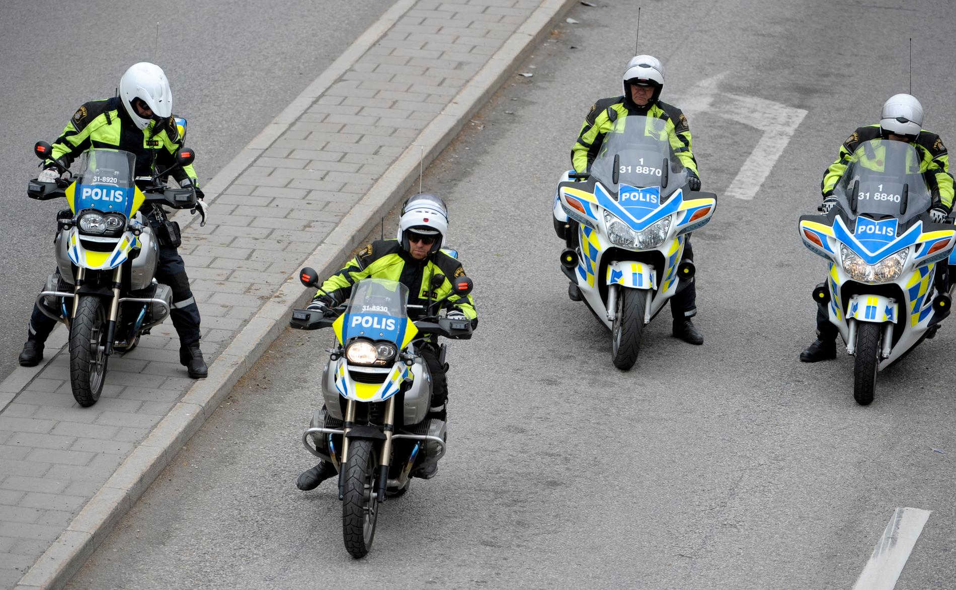 Polisen i Södertälje satsar på motorcykelpoliser beväpnade med automatvapen. Arkivbild.