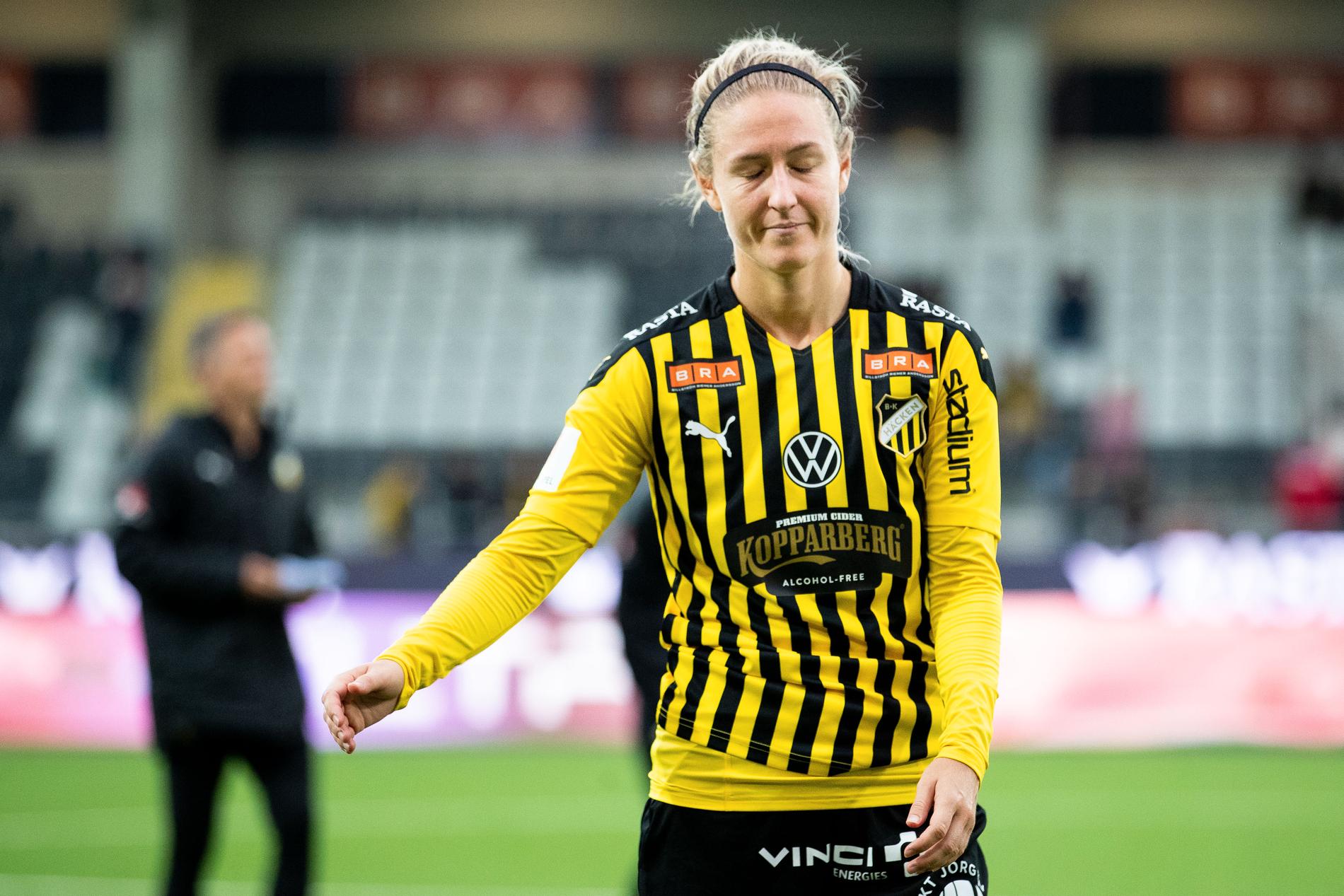 Häckens Emma Kullberg kan vinna ”Årets back”.