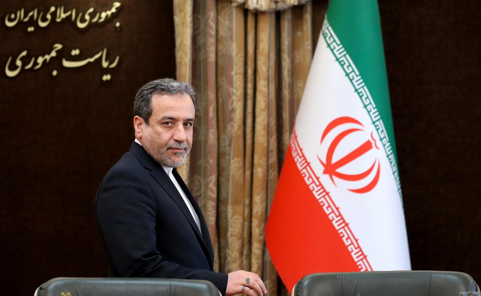 Irans biträdande utrikesminister Abbas Araghchi under presskonferensen där man meddelade en ökad urananrikning.