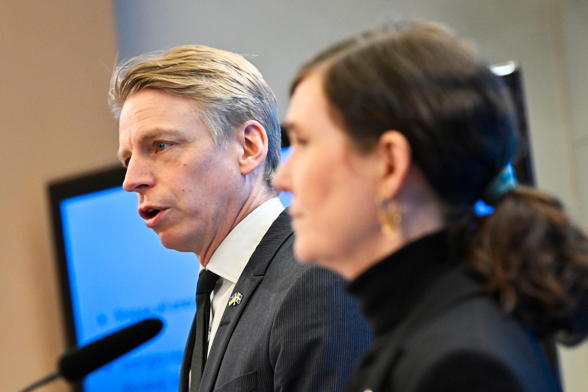 Miljöpartiet med språkrören Per Bolund och Märta Stenevi i spetsen har motvind i opinionen. Arkivbild.
