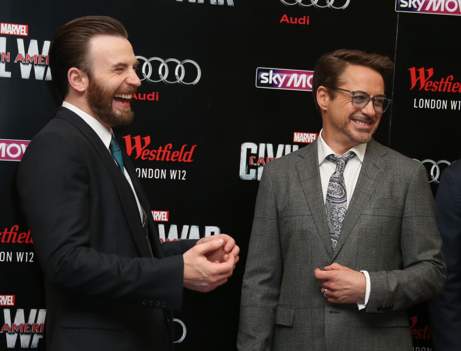 Chris Evans och Robert Downey Jr vid premiären av ”Captain America: Civil war” 2016.