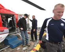 Helikopterturerna är dyra men turister på Grönland spenderar mycket pengar.