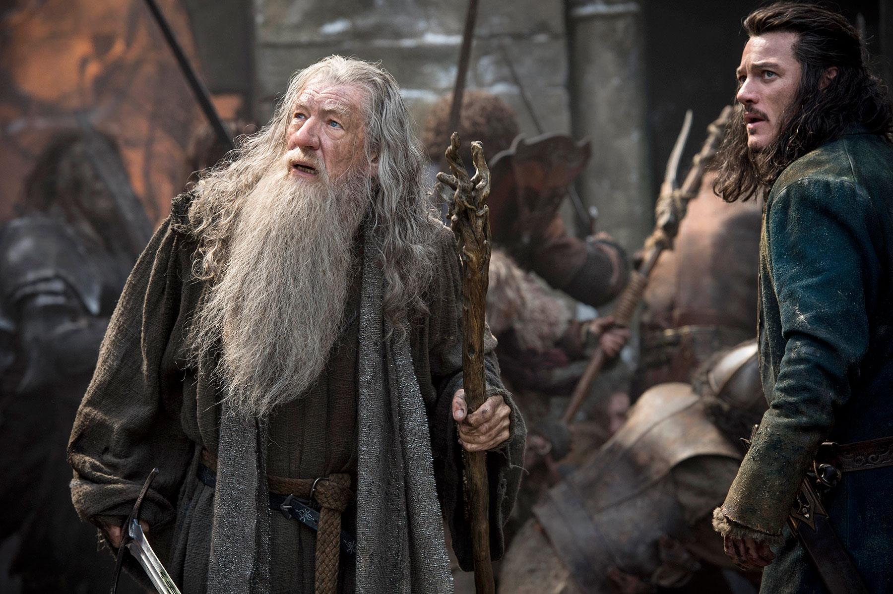 Ian McKellen och Luke Evans i ”Hobbit: Femhäraslaget” (2014).